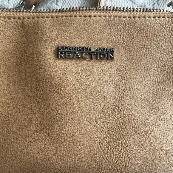 Kenneth Cole Reaction small crossbody Two Zippers plenty of Space! - Picture 14 of 14
